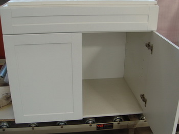 white shaker kitchen cabinet,kitchen cabinets,thermofoil cabinet,cabinet importer,cabinet exporter,cabinet factory
